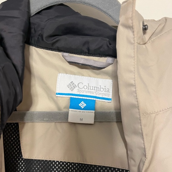 Columbia light tan windbreaker - Picture 2 of 3